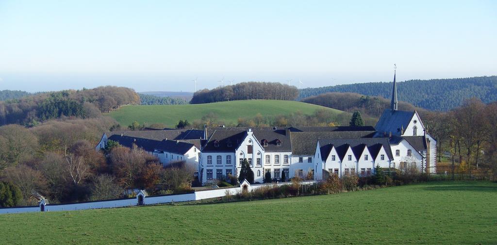 Hotel Restaurant Schmidter Bauernstube Nideggen Eksteriør billede