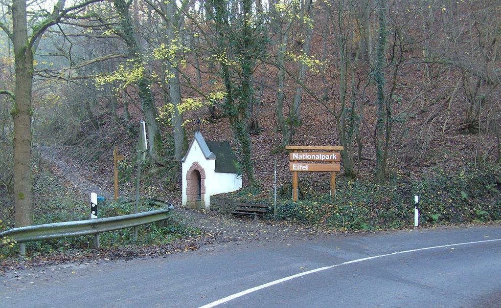 Hotel Restaurant Schmidter Bauernstube Nideggen Eksteriør billede